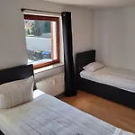 Zentrale 3 Mit Parkplatz Neumünster