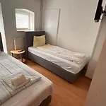 Zentrale 3 Mit Parkplatz * Neumünster