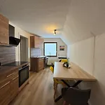 Zentrale 3 Mit Parkplatz Neumünster