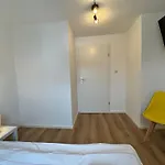 Zentrale 3 Mit Parkplatz Neumünster