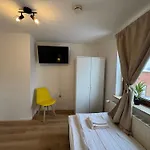 Zentrale 3 Mit Parkplatz * Neumünster