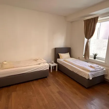 Zentrale 3 Mit Parkplatz *