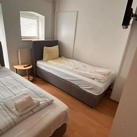 Zentrale 3 Mit Parkplatz * Neumünster