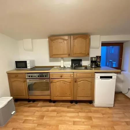 Zentrale 3 Mit Parkplatz * Neumünster