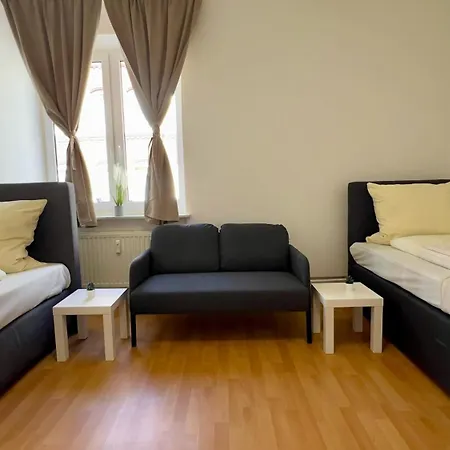 Zentrale 3 Mit Parkplatz