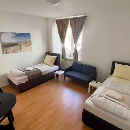 Zentrale 3 Mit Parkplatz Neumünster