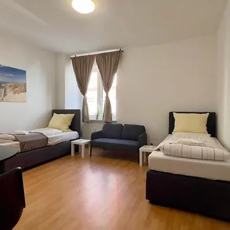 Zentrale 3 Mit Parkplatz