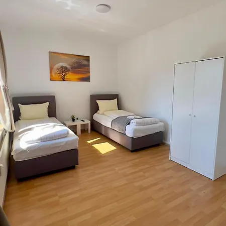 Zentrale 3 Mit Parkplatz Neumünster