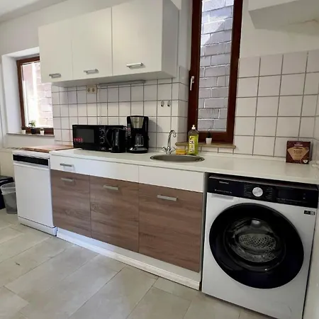 Zentrale 3 Mit Parkplatz