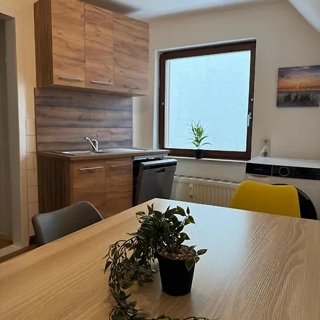 Zentrale 3 Mit Parkplatz Neumünster
