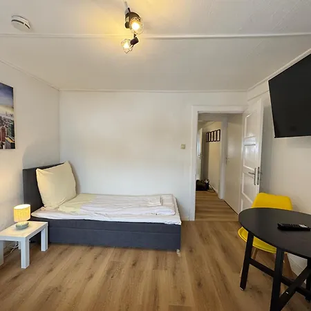 Zentrale 3 Mit Parkplatz Neumünster