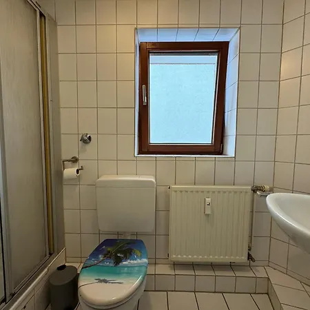 Zentrale 3 Mit Parkplatz * Neumünster
