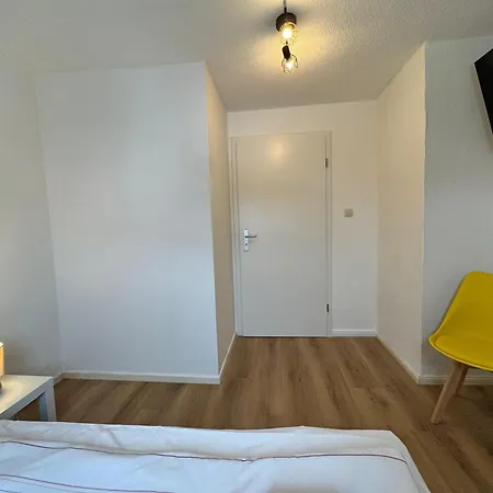 Zentrale 3 Mit Parkplatz Neumünster