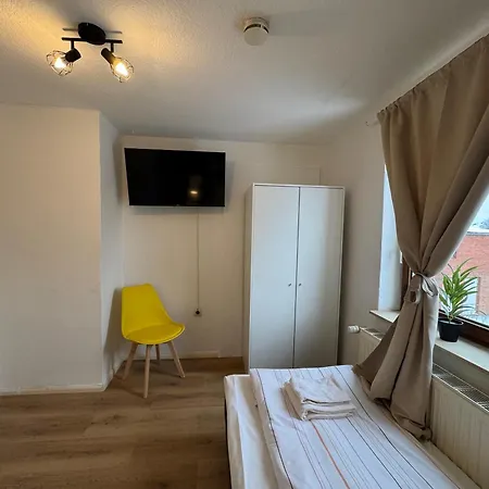 Zentrale 3 Mit Parkplatz * Neumünster