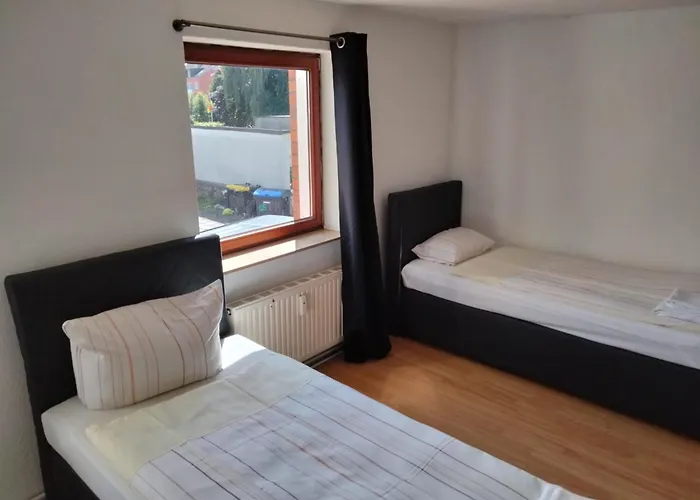 Zentrale 3 Mit Parkplatz Neumünster
