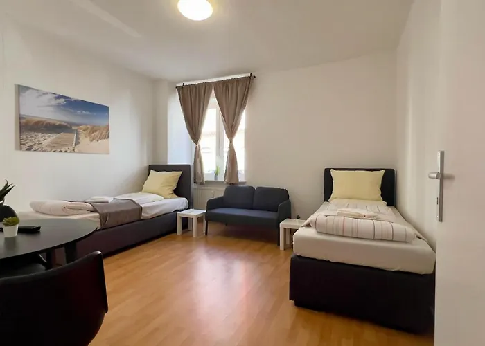Zentrale 3 Mit Parkplatz