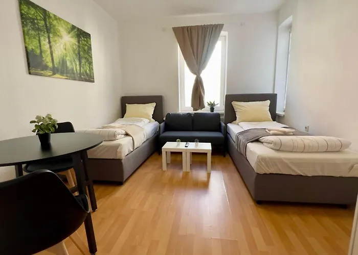 Zentrale 3 Mit Parkplatz Neumünster