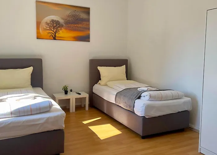 Zentrale 3 Mit Parkplatz