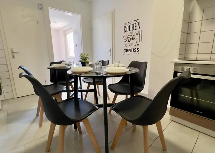Zentrale 3 Mit Parkplatz * Neumünster