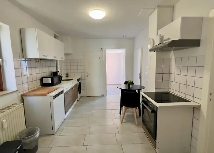 Zentrale 3 Mit Parkplatz * Neumünster