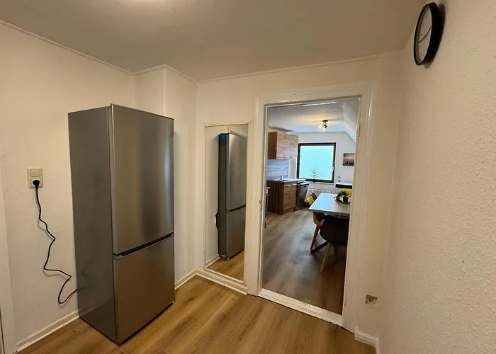 Zentrale 3 Mit Parkplatz Neumünster