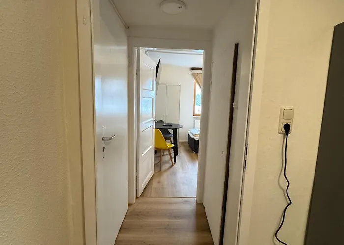 Zentrale 3 Mit Parkplatz * Neumünster