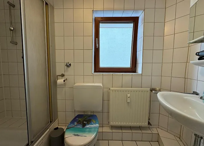Zentrale 3 Mit Parkplatz * Neumünster