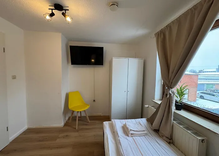 Zentrale 3 Mit Parkplatz * Neumünster